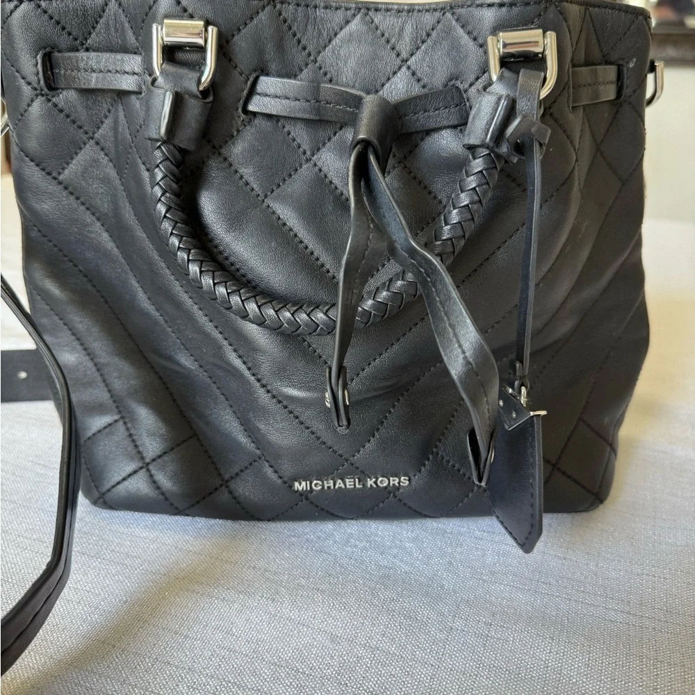 Michael Kors Blakely Medium Bucket Messenger Bag Black Quilted Leather